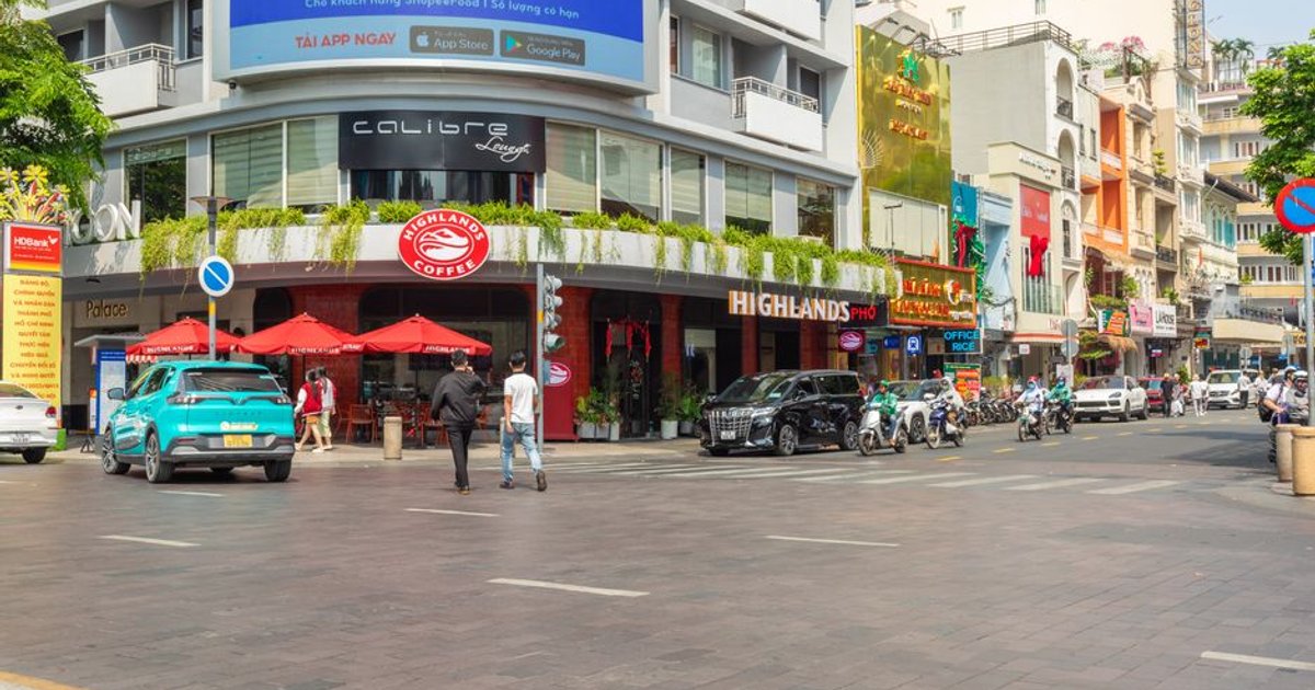 Cover Image for Jollibee Sells Control Of Highlands Coffee To Vietnamese Partner VTI In $88 Million Deal Ahead Of Potential Vietnam IPO