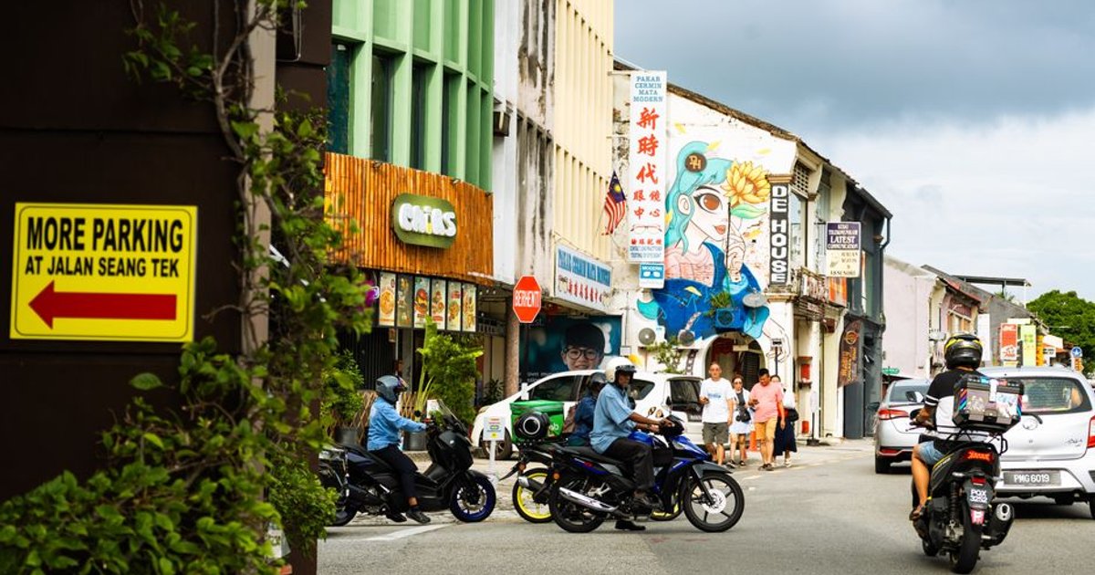 Cover Image for How ZUS Coffee Uses Local Influencers To Build Neighborhood Trust And Drive Sales In Malaysias Klang Valley, Penang, Johor Bahru, And Kota Kinabalu