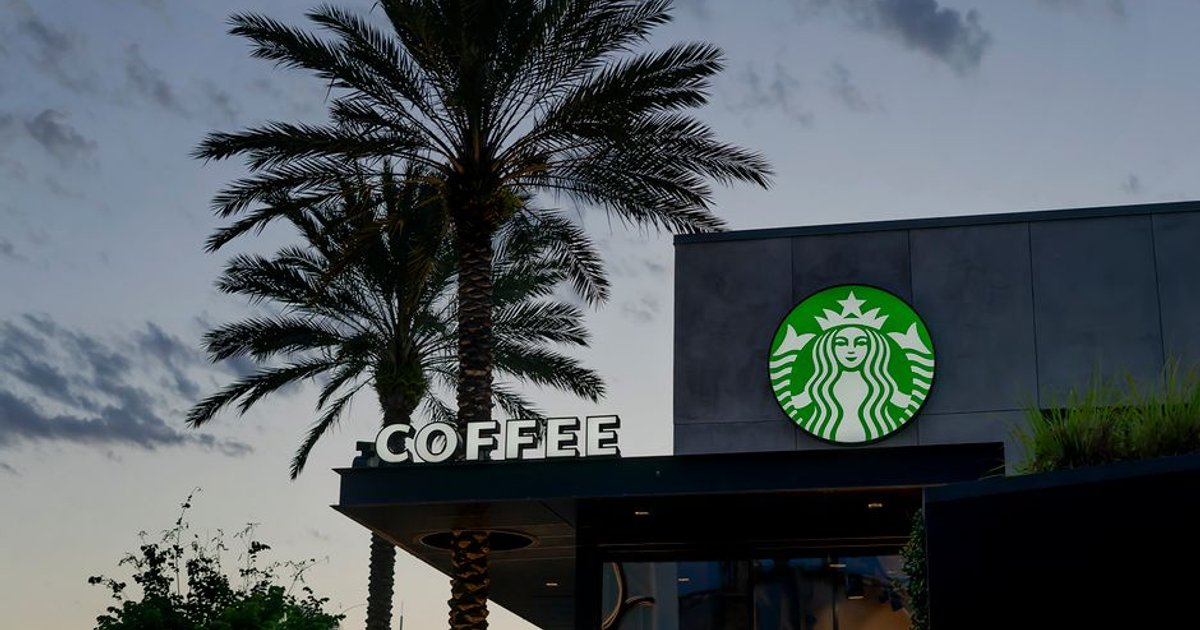 Cover Image for How AI Personalization At Starbucks And Amazon Go Is Transforming Retail In The United States United Kingdom And Australia