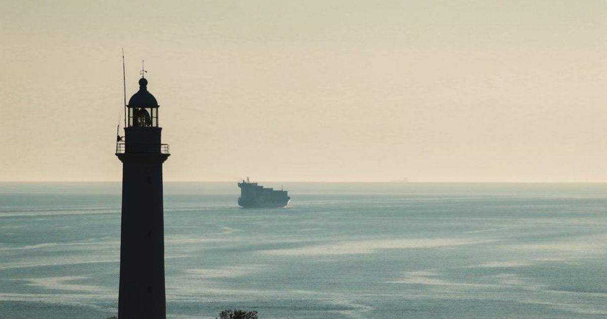 Cover Image for Red Sea And Persian Gulf Shipping Crisis: Soaring War-Risk Insurance Costs And Security Surcharges Reshape Maritime Trade Routes