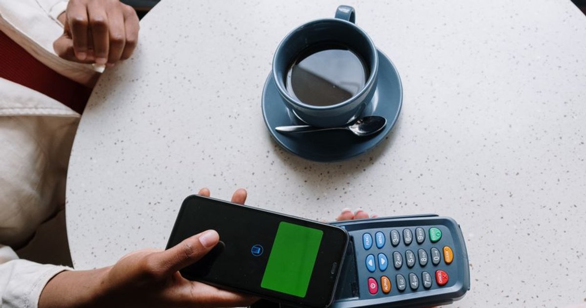 Cover Image for Automating Business Bill Payments In Singapore: How SMEs And Growing Enterprises Can Boost Efficiency With GIRO, PayNow And AI Platforms Like GoodHelp