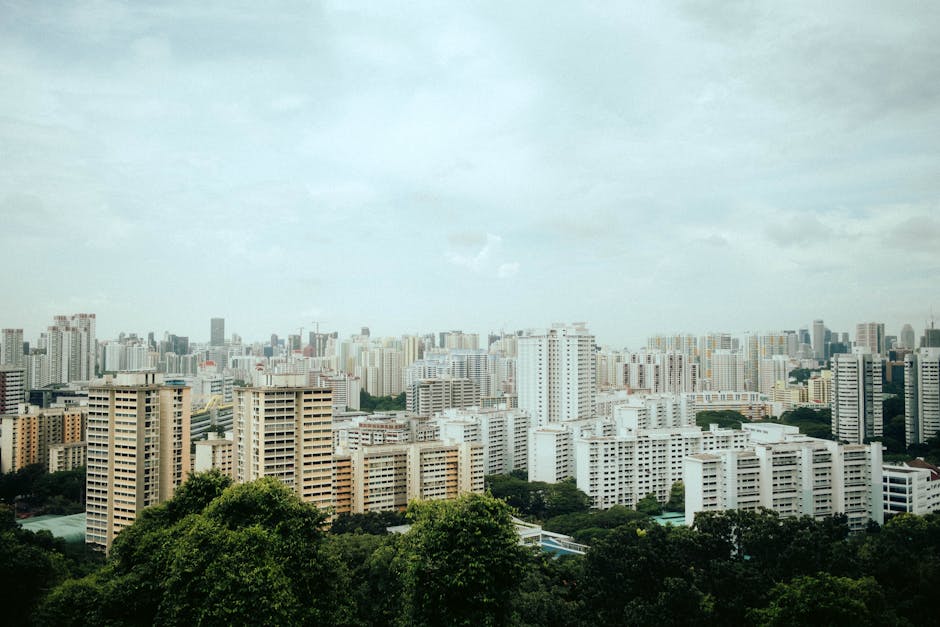 Cover Image for Skincare In Southeast Asia: How Real Users In Manila, Singapore, And Jakarta Are Rewiring Their Routines For Humidity, UV, And Urban Life