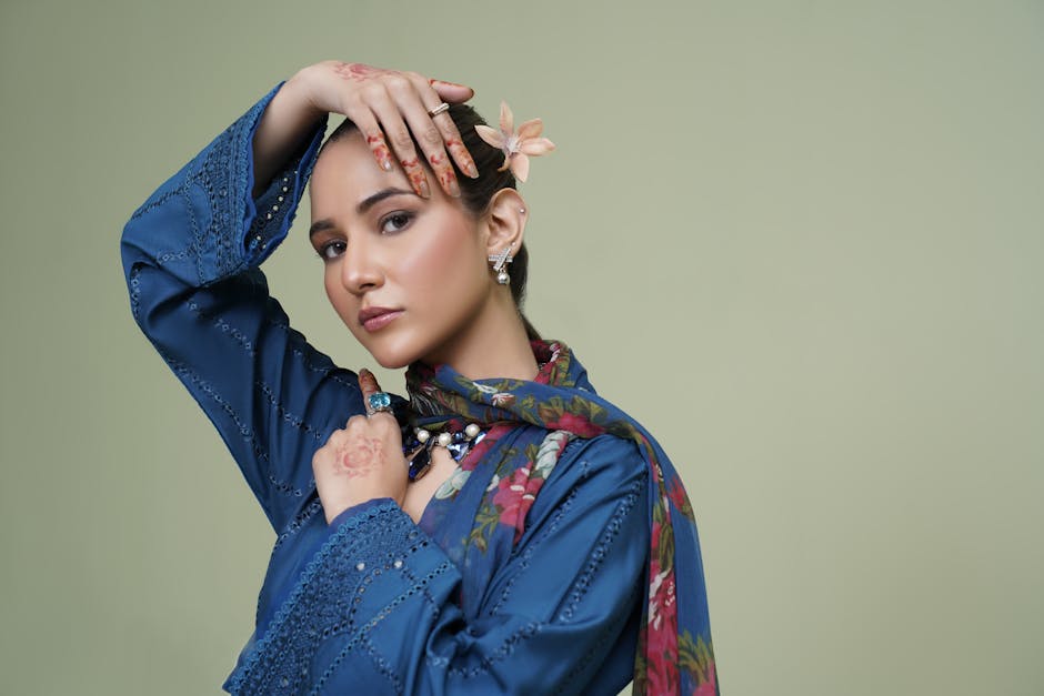 Cover Image for Eastern Vs Western Iris Photography: Techniques, Art Movements, And Market Insights For 2024