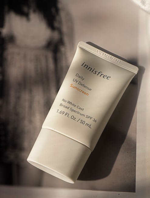 Cover Image for The Ultimate Guide To UV Defense Sunscreens For Digital Nomads: Top Picks And Regional Recommendations For Bali, Mexico, Dubai, Sydney, And More (2026)