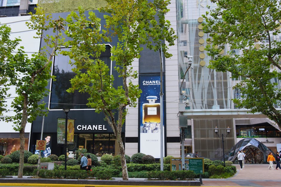 Cover Image for How Starbucks Is Using AI To Supercharge Customer Loyalty In China: 5 Action Steps For 2025-2026