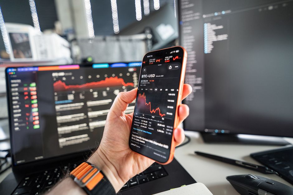 Cover Image for AI Infrastructure Costs Surge While Model Prices Drop: Why B2B Leaders Need A Compute Strategy For 2026