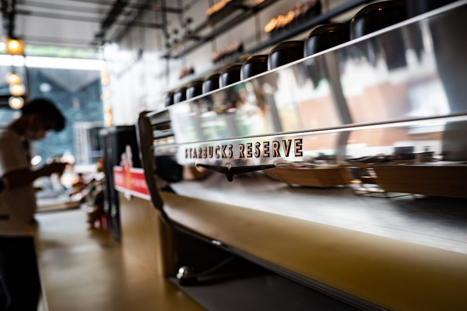 Cover Image for Starbucks AI-Powered Comeback: How Deep Brew, CX, And Premium Service Are Redefining The Global Coffeehouse In 2025